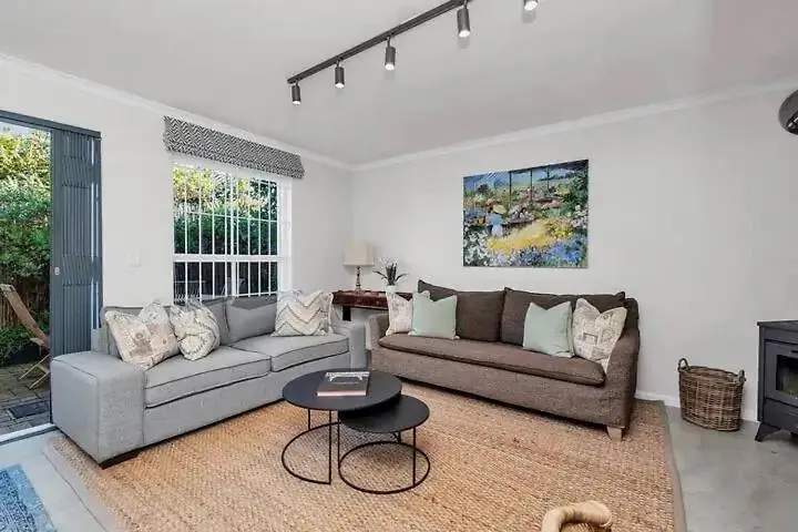 Cosy Home In Claremont Cape Town